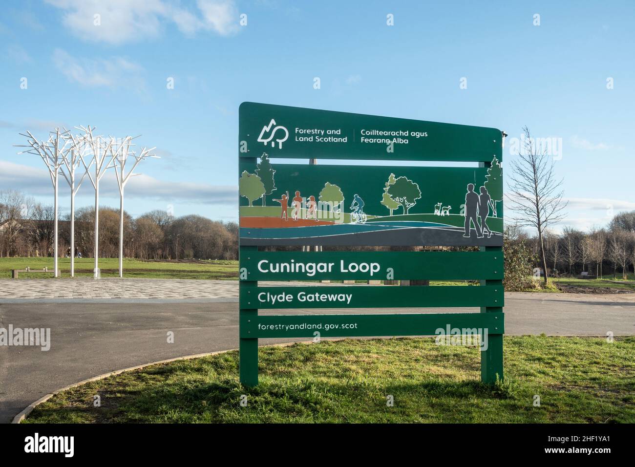 Entrance sign at one of the entrances to Cuningar Loop, a A Forestry and Land Scotland multi-activity woodland park. Stock Photo