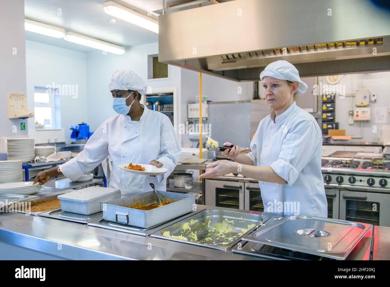 School Dinner Ladies Stock Photo Alamy school-dinner-ladies-stock-photo-alamy