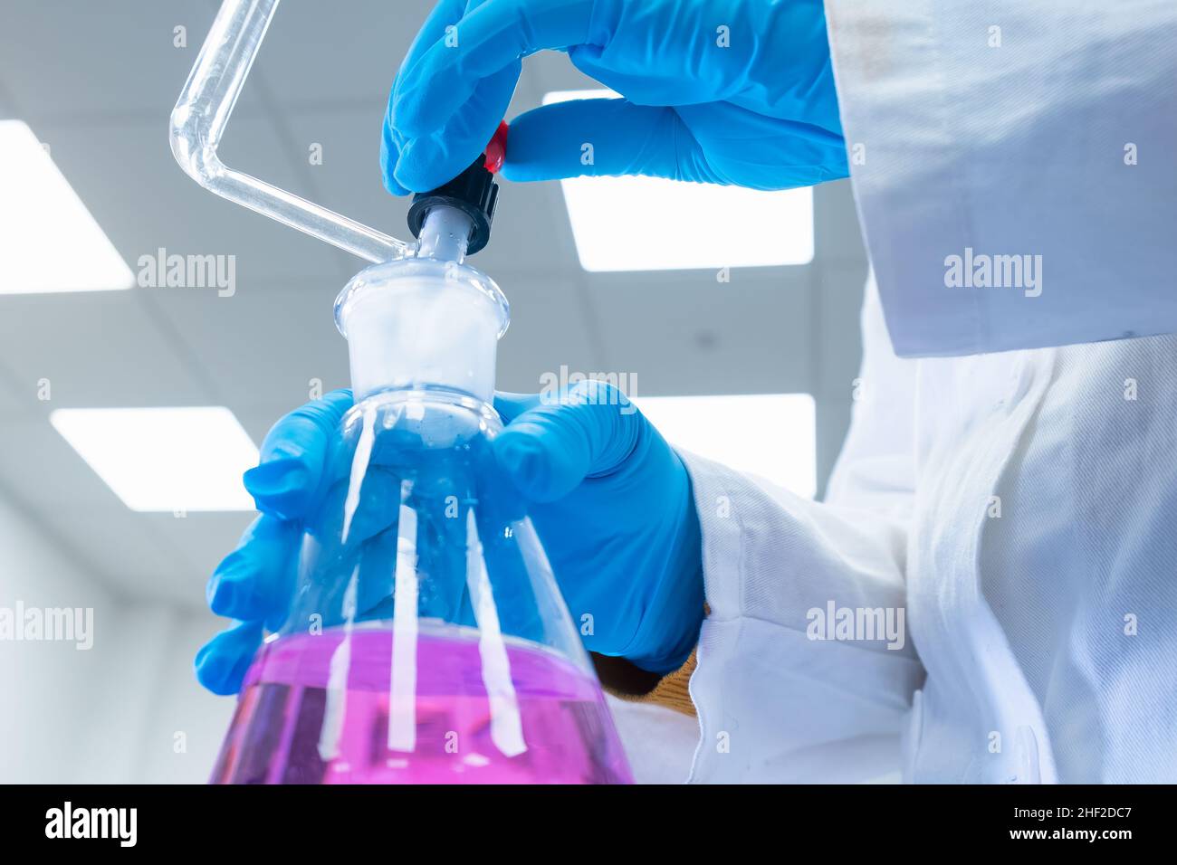 Erlenmeyer flask hires stock photography and images Alamy