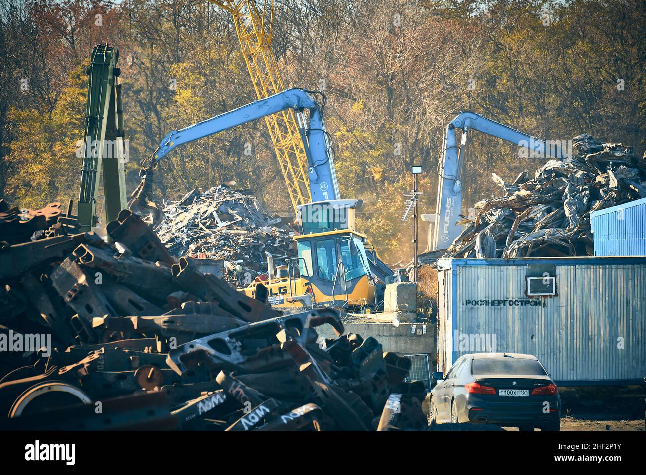 Machinery at scrap metal yard Stock Photo Alamy