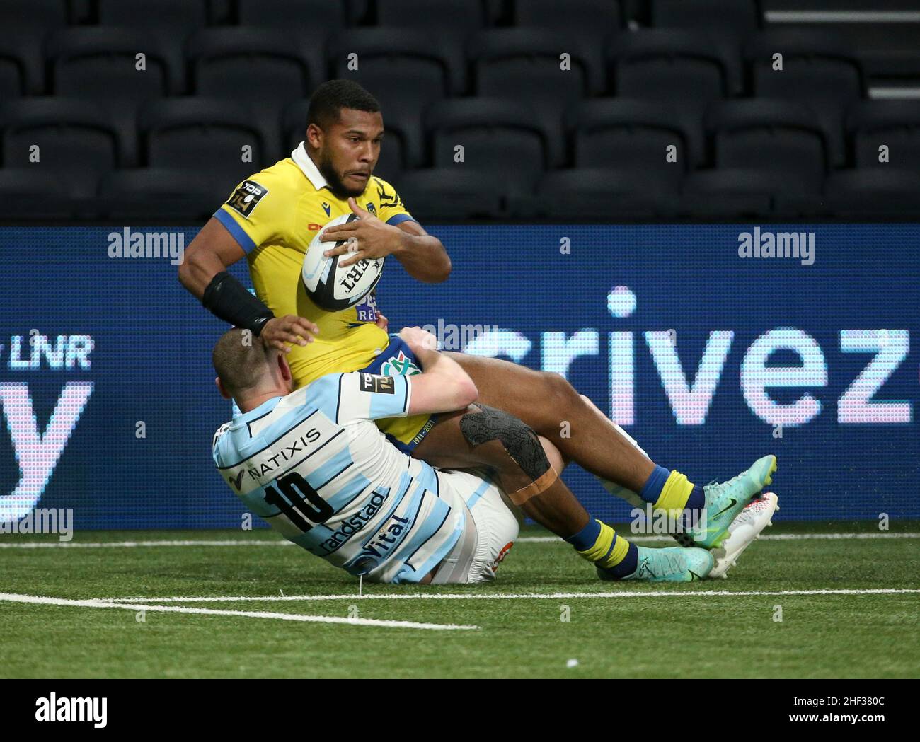 Anthony BELLEAU of Clermont, Christian WADE of Racing 92 and Cheikh  TIBERGHIEN of Clermont during the French championship Top 14 rugby union  match between Racing 92 and ASM Clermont Auvergne on November