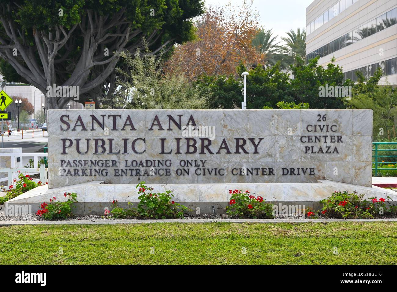 Public library sign hires stock photography and images Alamy
