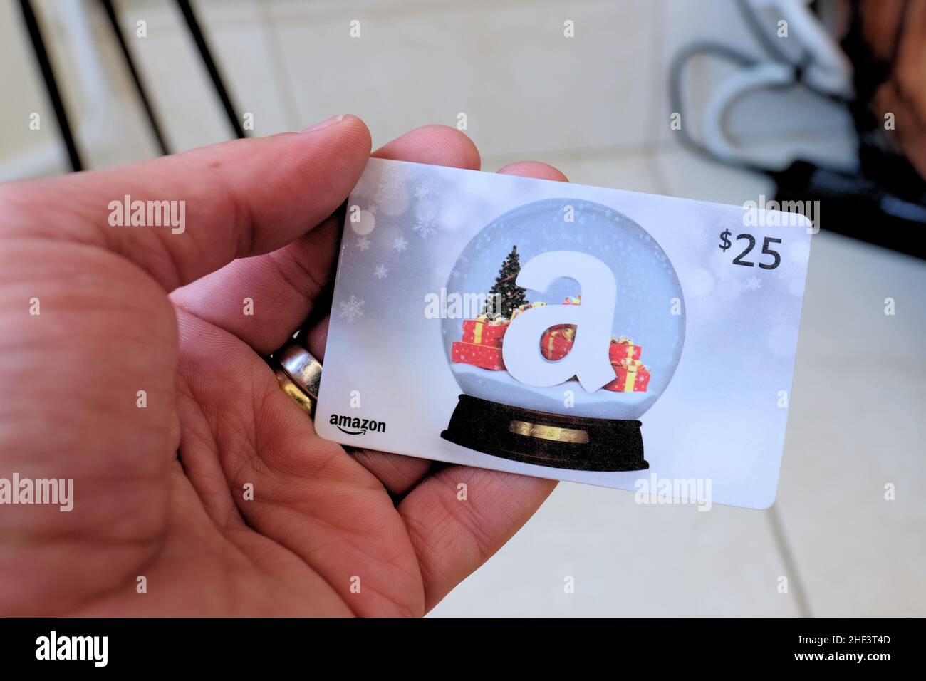 Amazon gift cards hi-res stock photography and images - Alamy