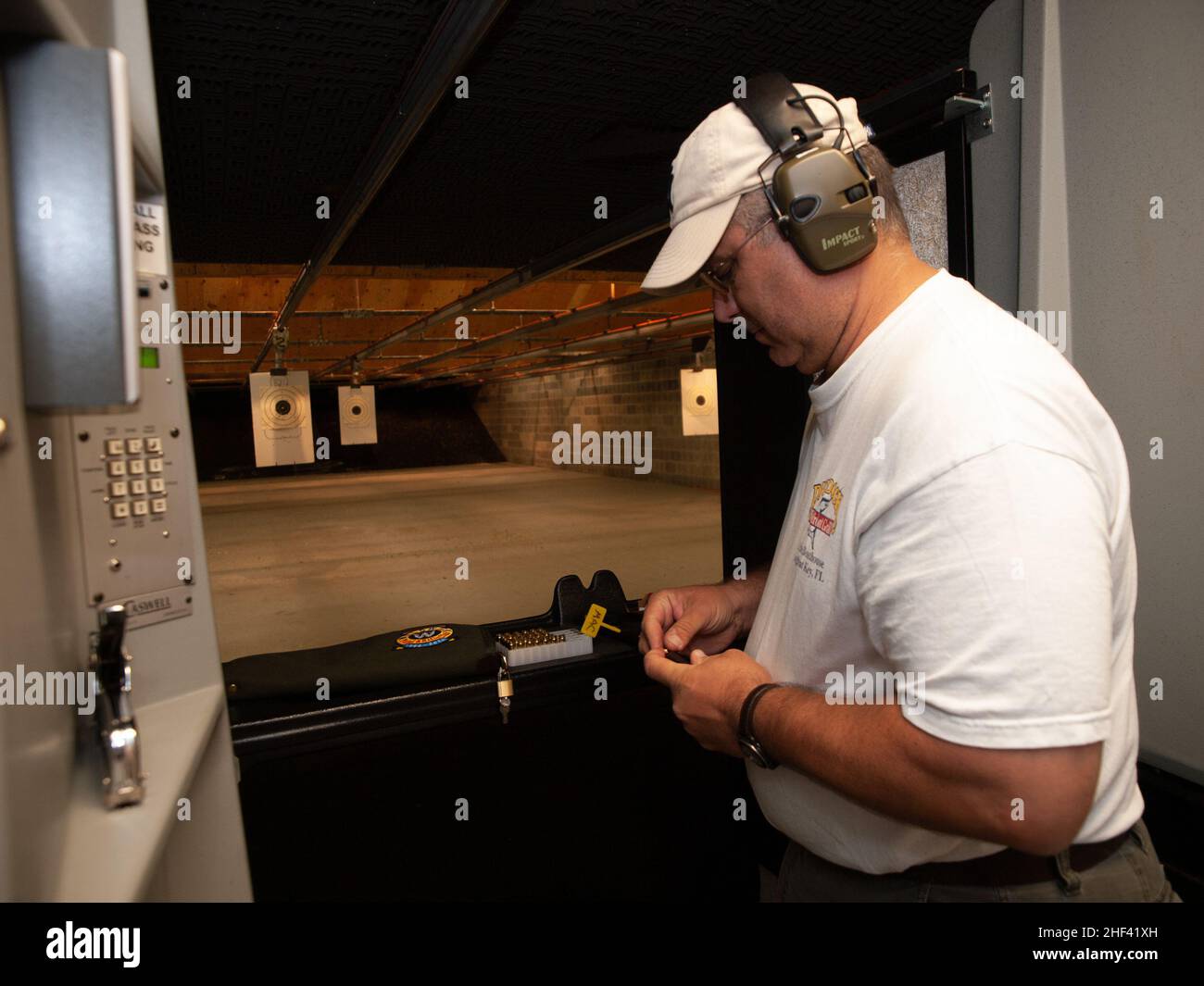 Indoor Pistol Range Stock Photo Alamy