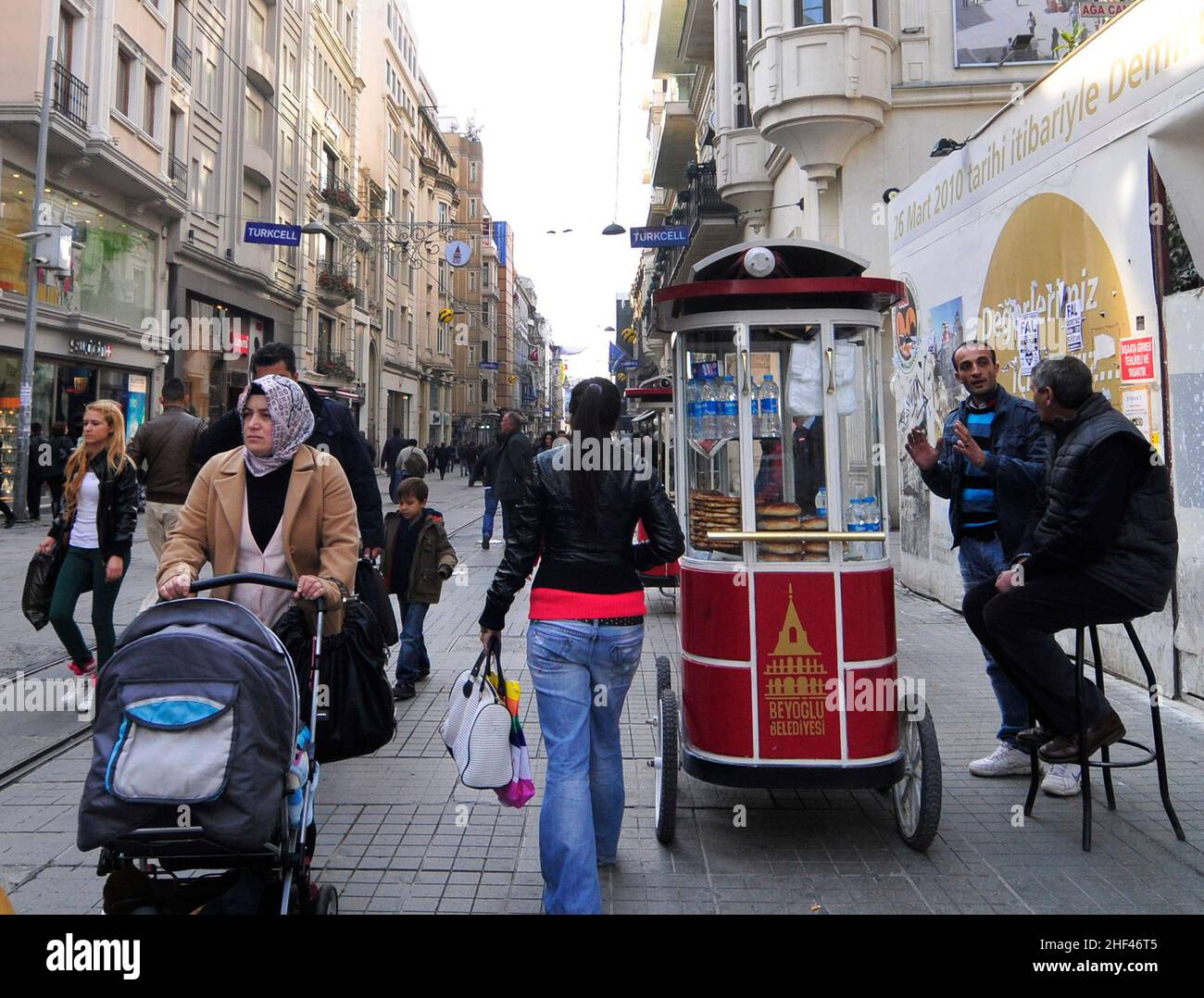 İstiklal Avenue ( Independence Avenue ) in Beyoğlu, Istanbul, Turkey