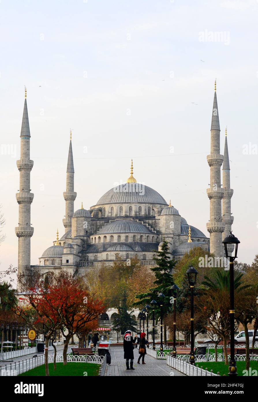 View of the Blue Mosque in Istanbul, Turkey Stock Photo - Alamy