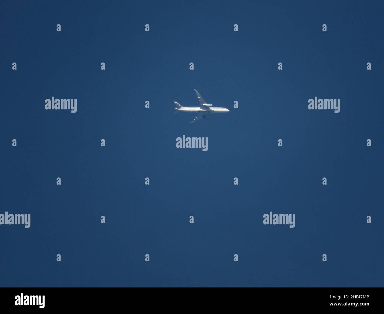 High flying airliner hi-res stock photography and images - Alamy