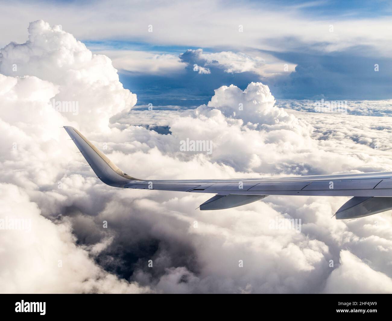 Aircraft wing view hi-res stock photography and images - Alamy