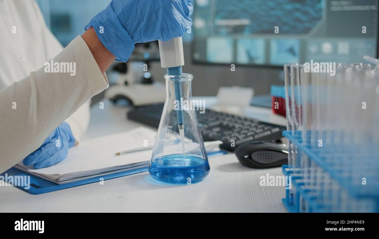 Advanced research instruments hi-res stock photography and images - Alamy