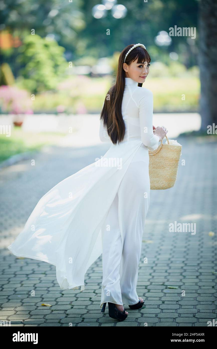 vietnamese girl ao dai