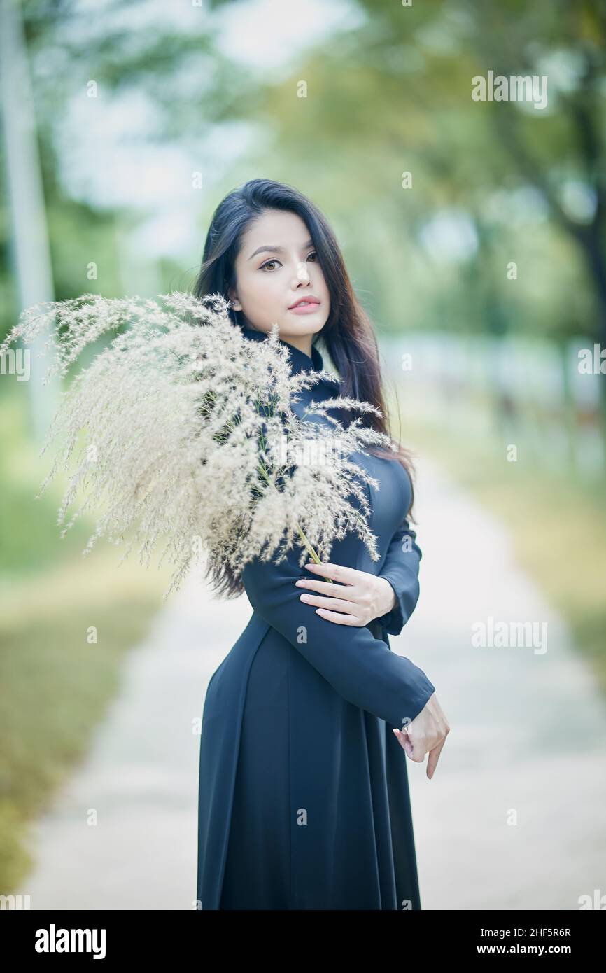 Ho Chi Minh City, Vietnam: Beautiful Vietnamese girl in black ao