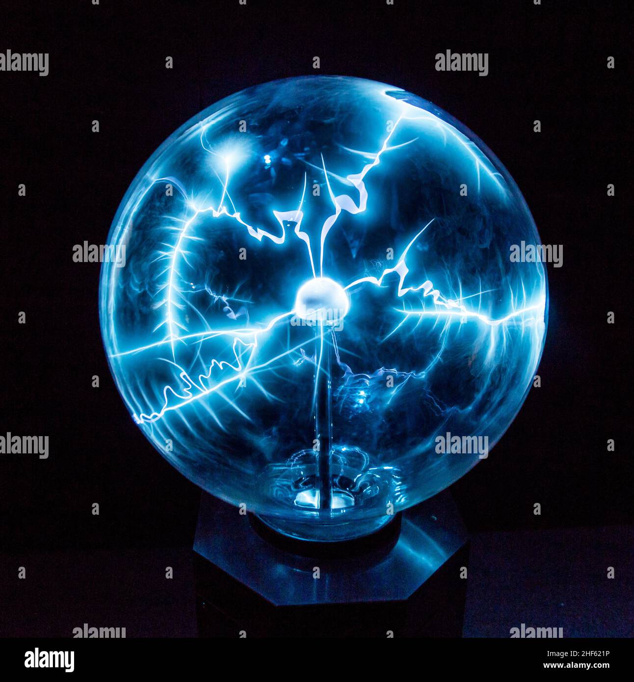 Electricity in a plasma ball as high voltage lightning Stock Photo Alamy