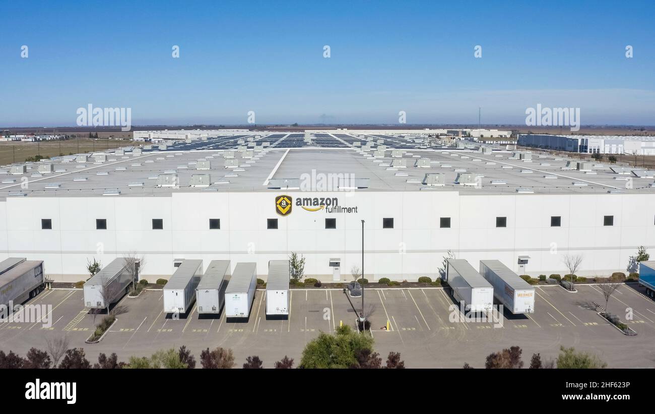Amazon fulfillment center High Resolution Stock Photography and Images