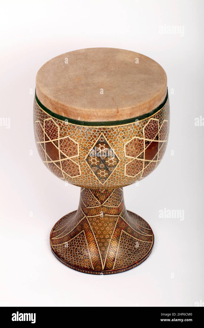 Persian, Iranian, Tombak Zara Goblet drum. Donbak, doumbek Stock Photo Alamy