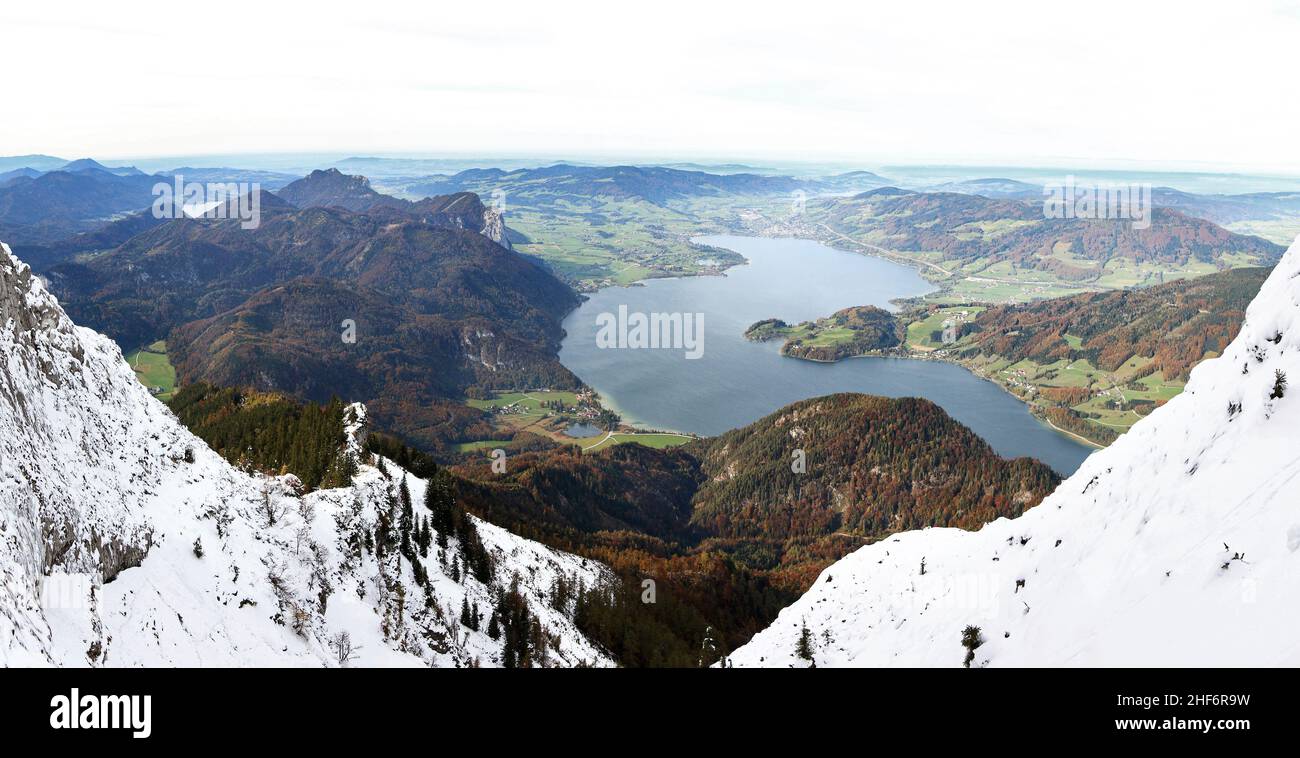 winter hike to the Schafbergspitze in the Salzkammergut near St. Wolfgang on the north side Stock Photo