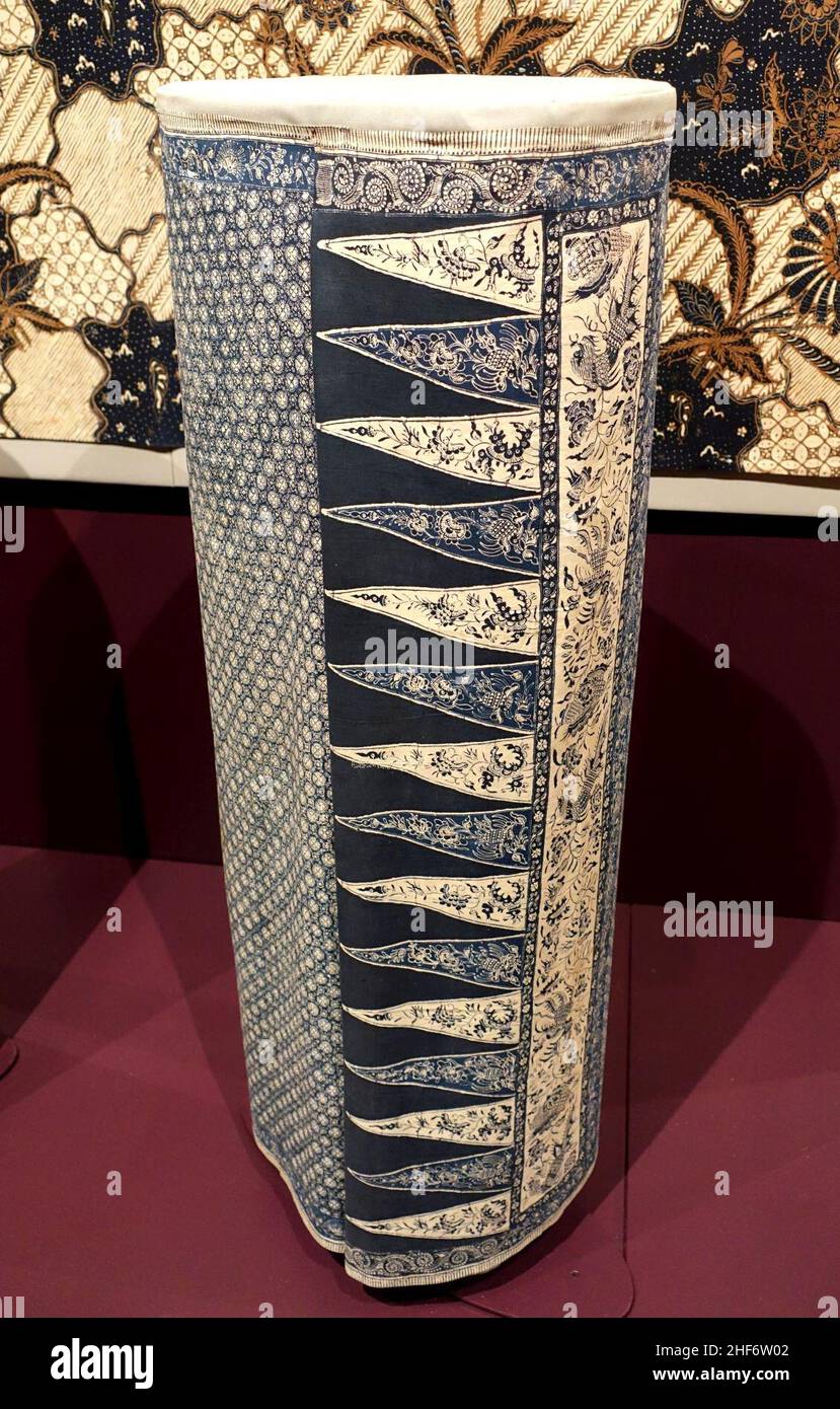 Sarung (hip wrapper) for woman of Peranakan birth, Indonesia, Java ...