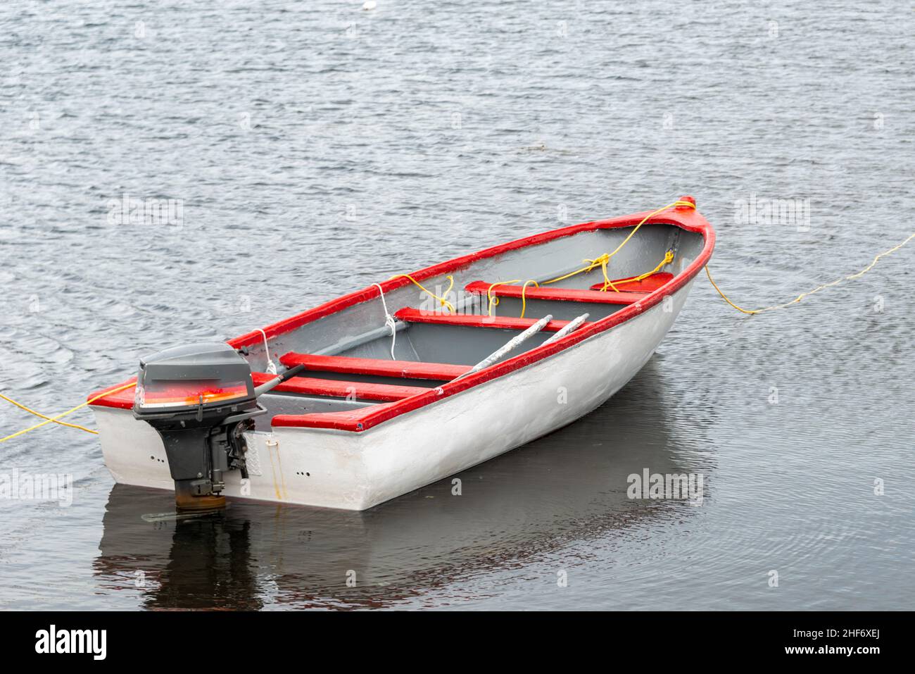 kok service tin Small white motor boat in hi-res stock photography and images - Alamy