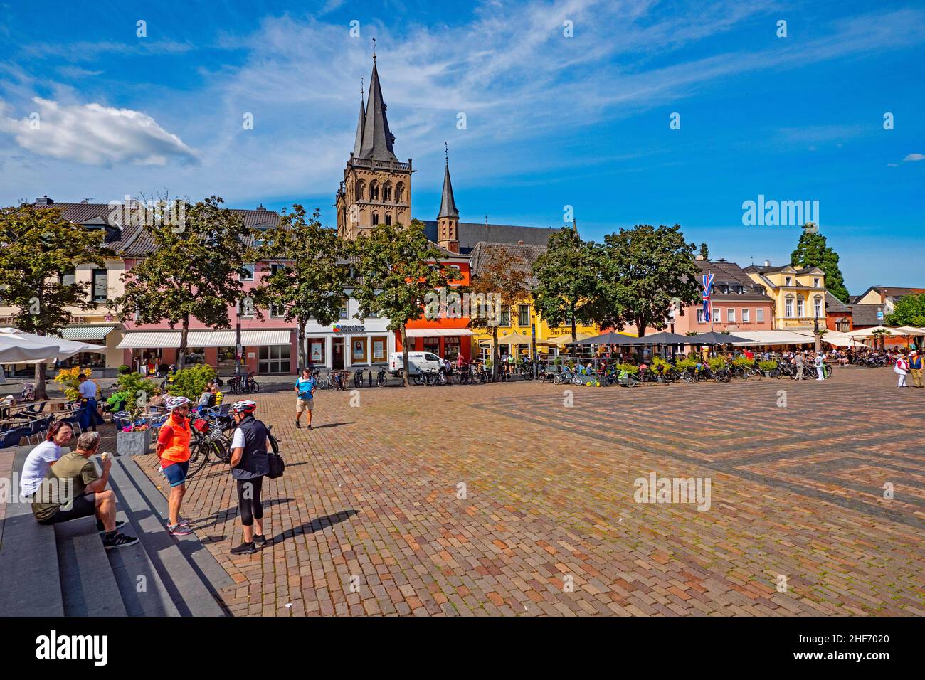 Market square with St. Viktor Cathedral,  Xanten,  Lower Rhine,  North Rhine-Westphalia,  Germany Stock Photo