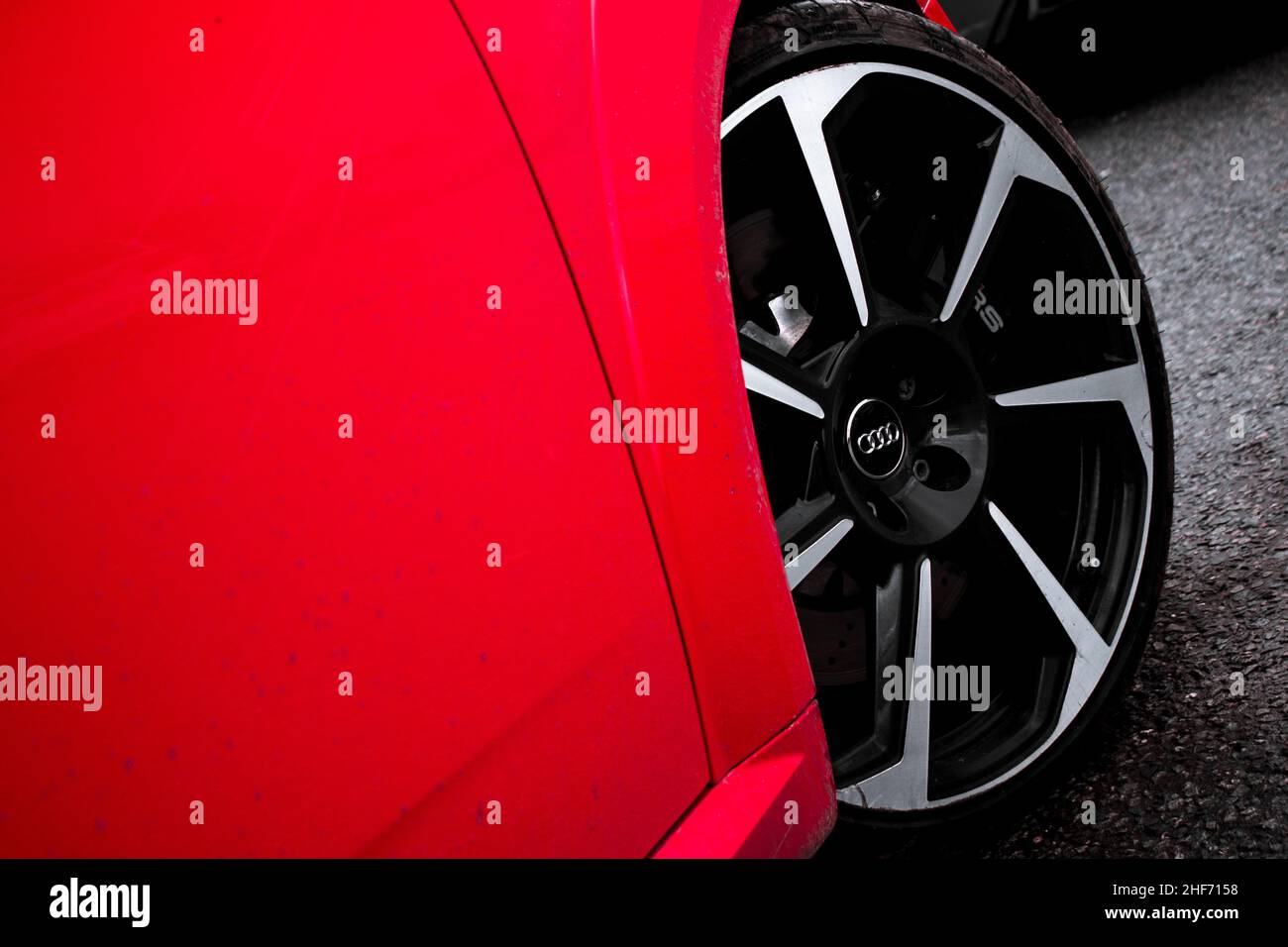 The Front Diamond Cut Wheel Alloy Wheel On A 2018 Catalunya Red Audi TTRS Stock Photo