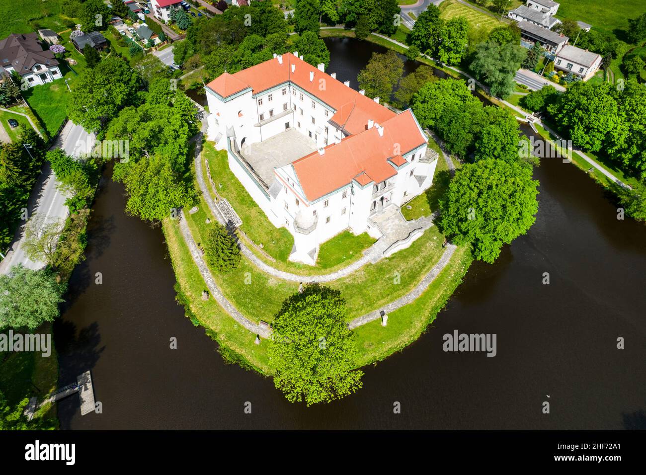 https://c8.alamy.com/comp/2HF72A1/europa-poland-voivodeship-masovian-castle-in-szydlowiec-2HF72A1.jpg