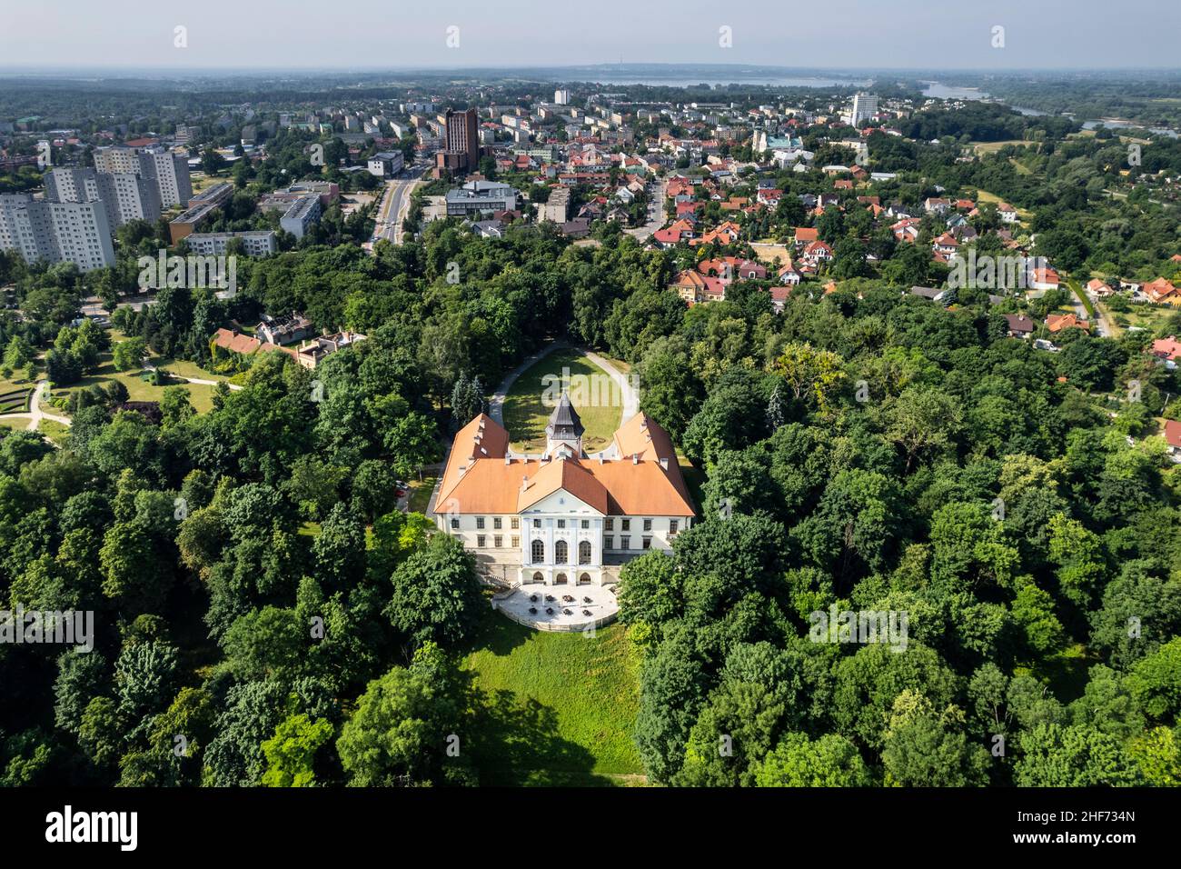 https://c8.alamy.com/comp/2HF734N/europe-poland-podkarpackie-voivodeship-tarnowski-family-castle-in-dzikow-tarnobrzeg-2HF734N.jpg