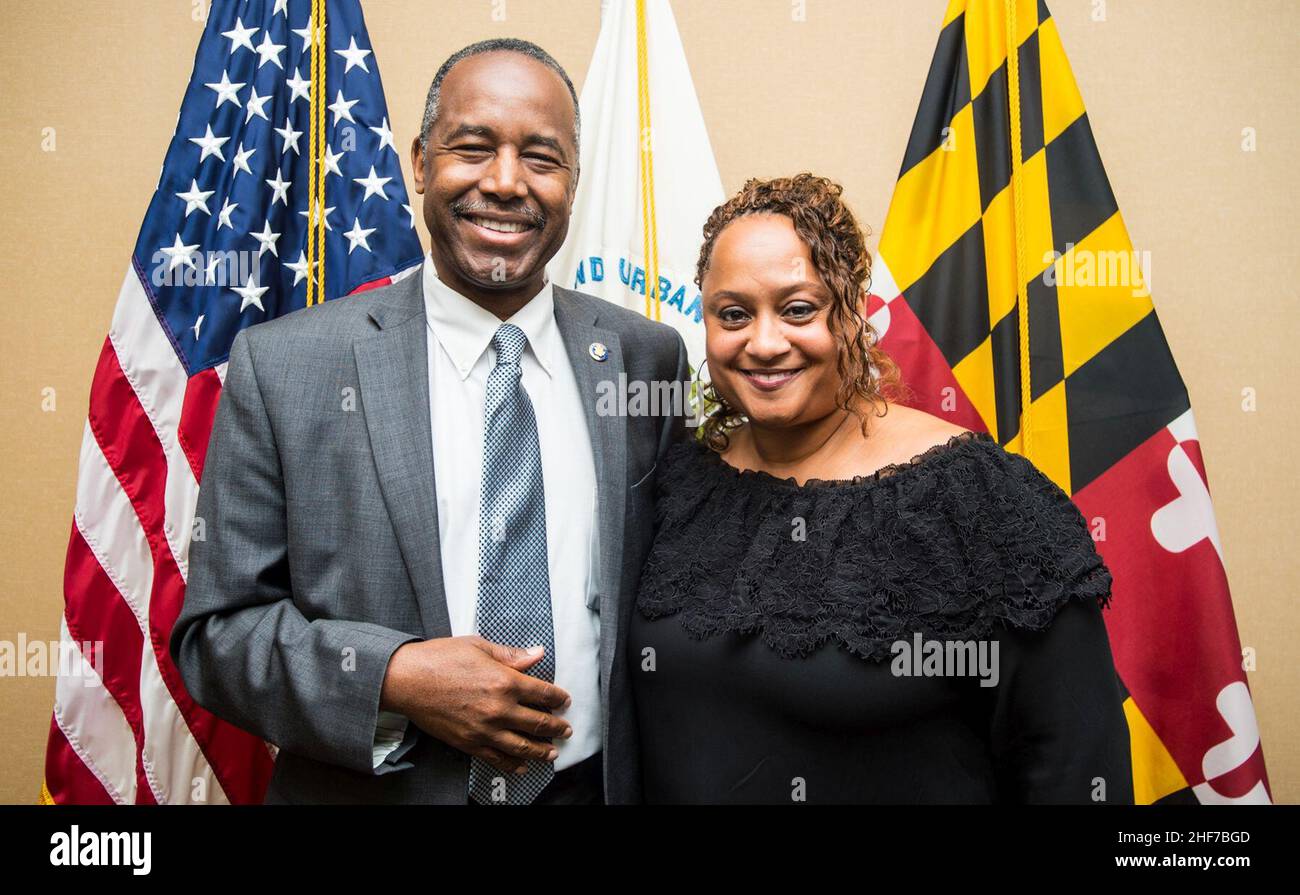 Secretary Carson visits HUD Baltimore Field Office (35293867700 Stock