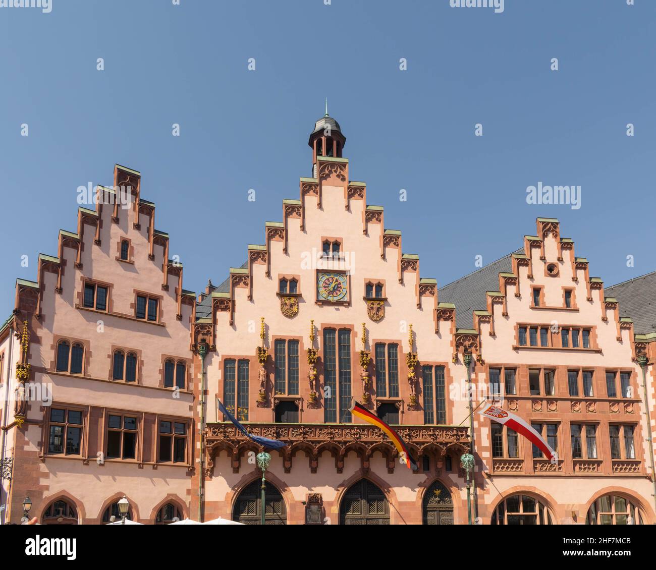 Römer medieval city hall building in the Altstadt of Frankfurt with ...