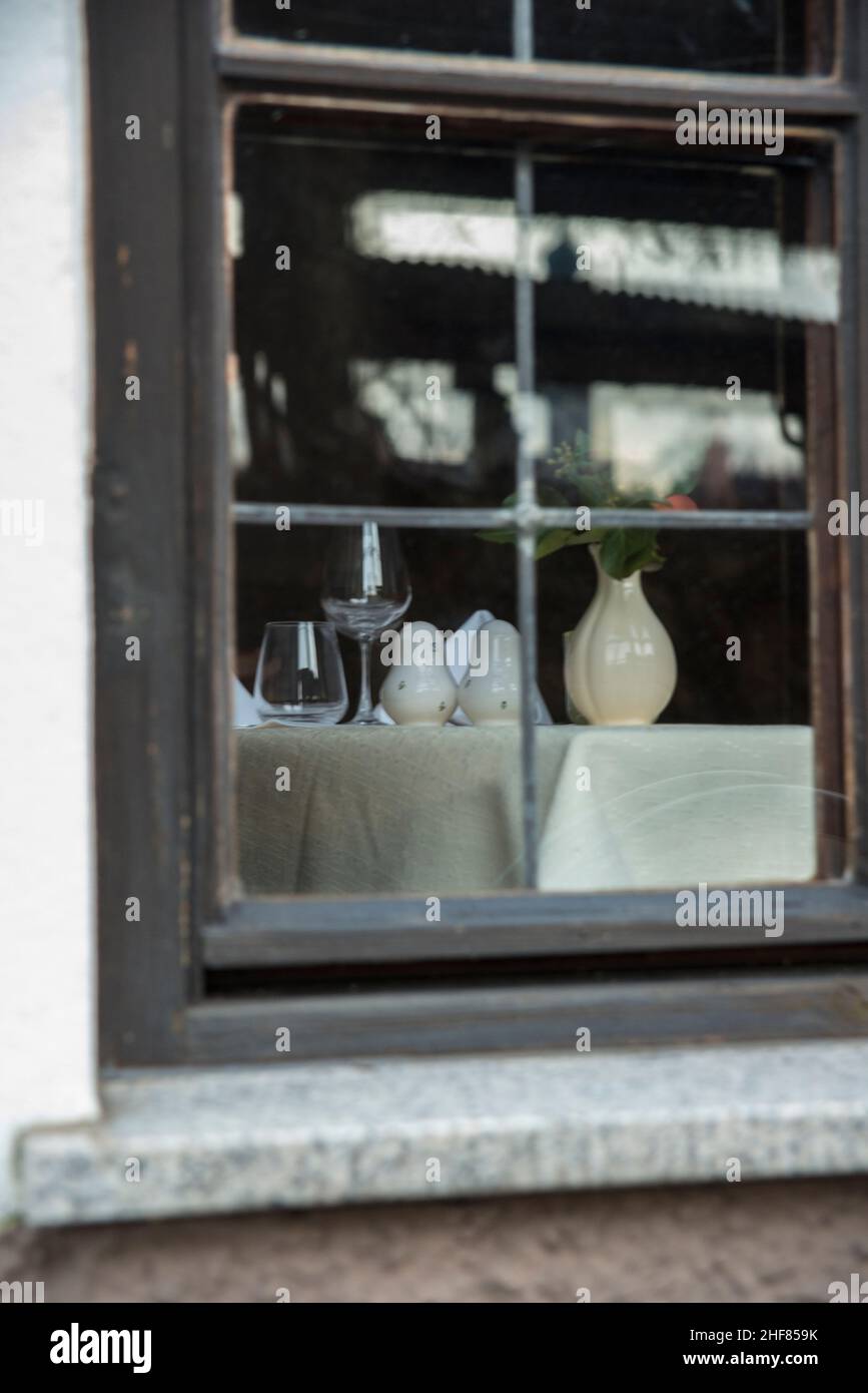 Window, table setting, reflection Stock Photo Alamy