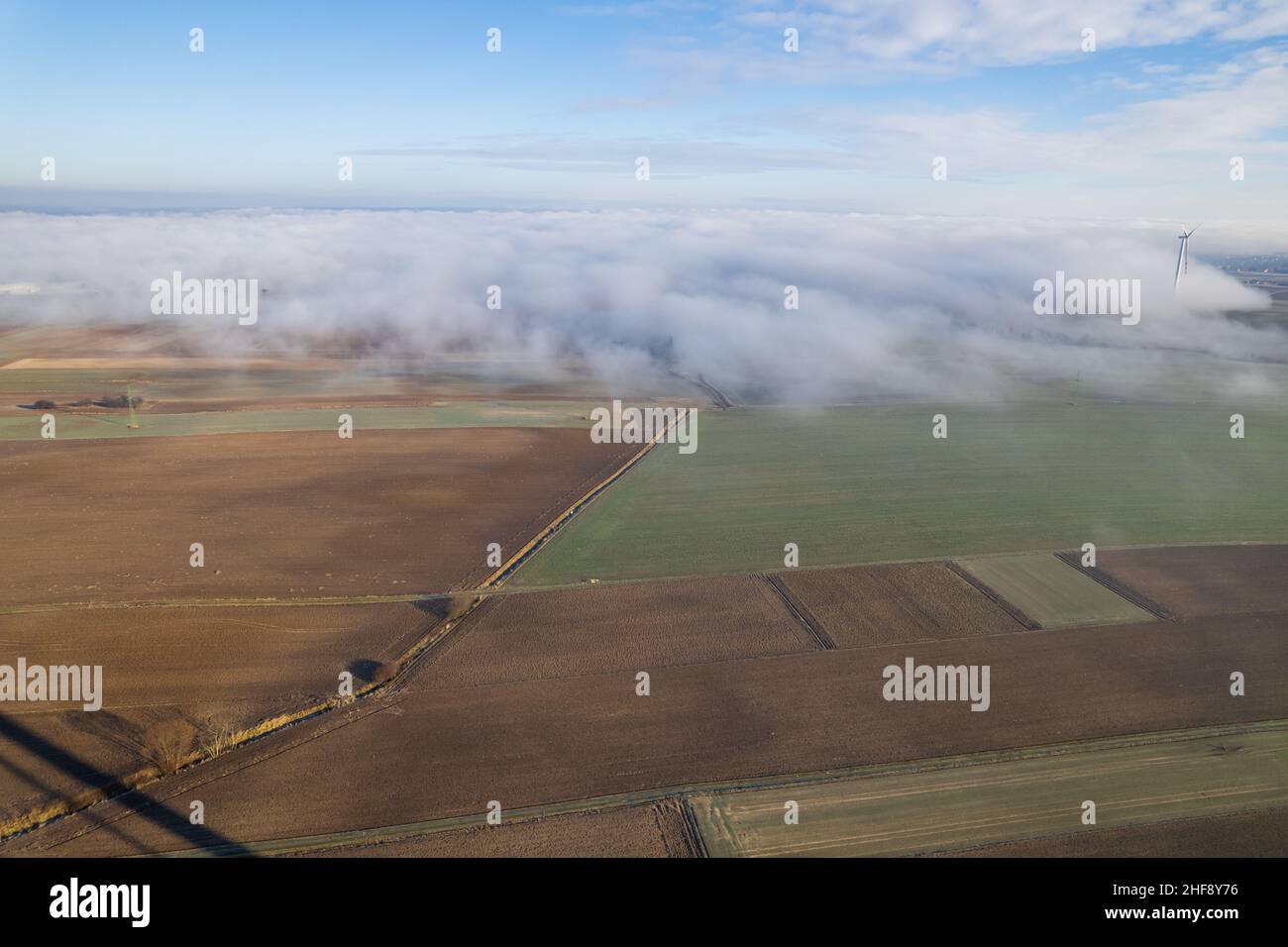 Fog spreading on the field hi-res stock photography and images - Alamy
