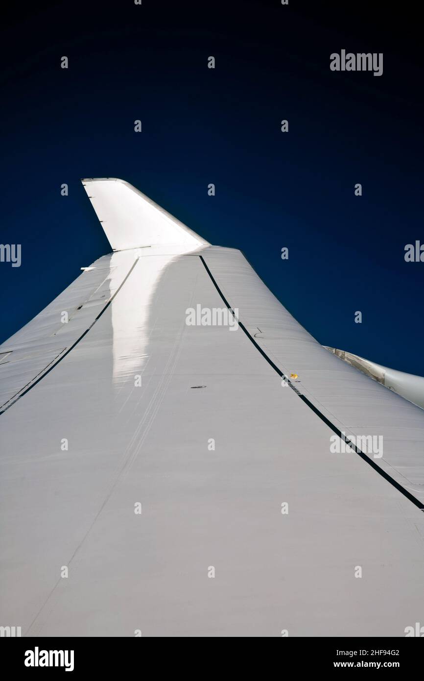 Wing aircraft in clear hi-res stock photography and images - Alamy