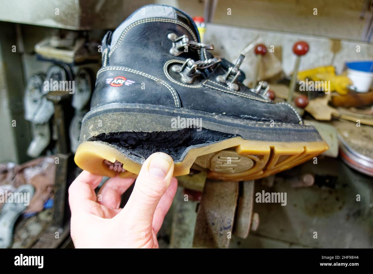 Kaputer Schuhe High Resolution Stock Photography and Images - Alamy