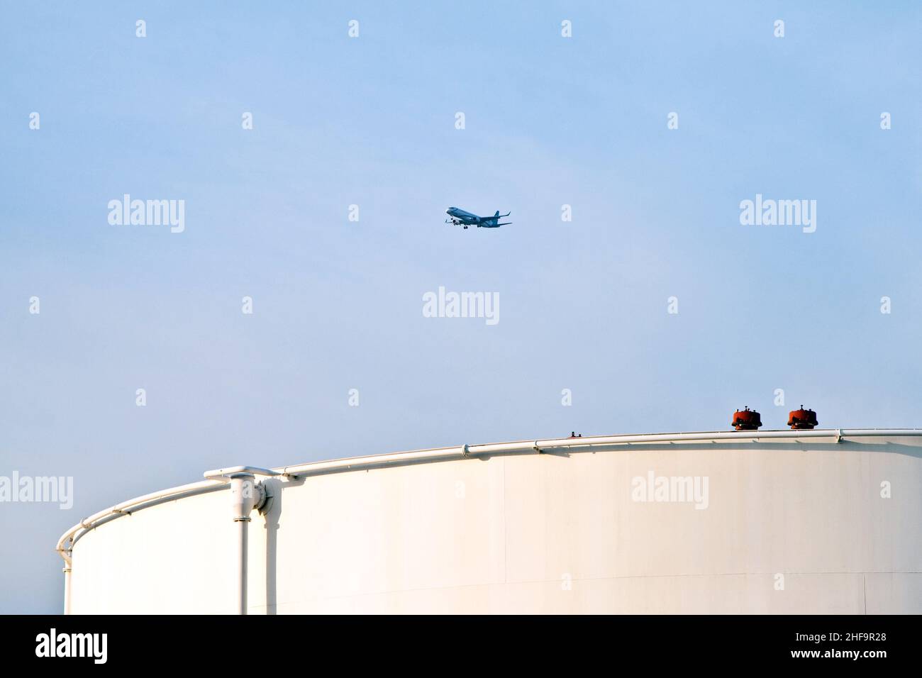 Aircraft diesel fuel tank hi-res stock photography and images - Alamy