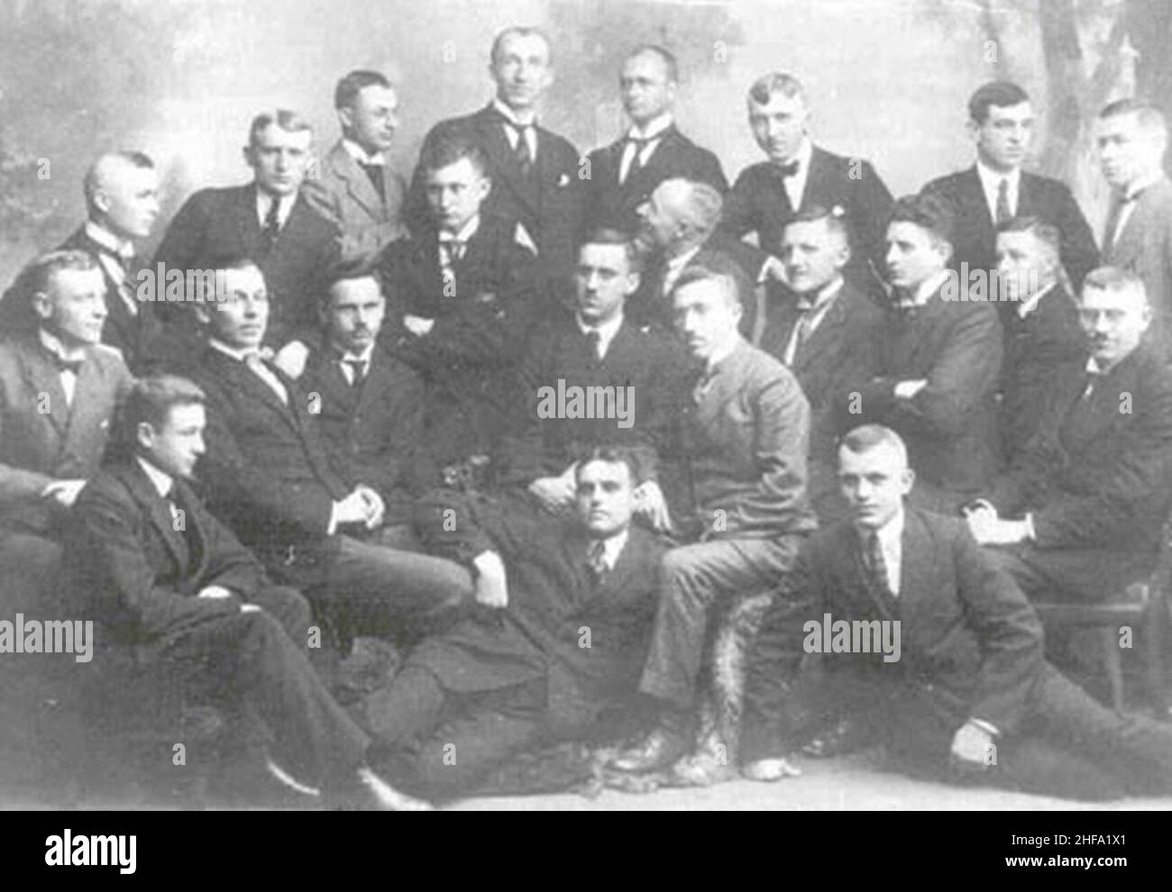 Schwarzmeerdeutsche Studenten in Tübingen, 1920. Dr. Karl Stumpp, der Autor eines bedeutsamen Buches über die Emigration von Deutschen nach Russland sitzt als vierter von links in der zweiten Reihe. Stock Photo