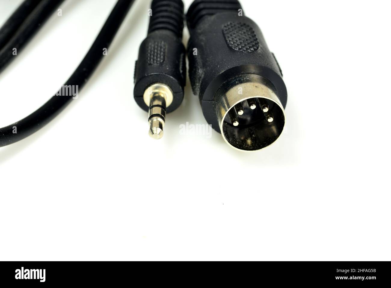 Fivepin male 180° DIN connector and 3.5mm phono jack Stock Photo Alamy