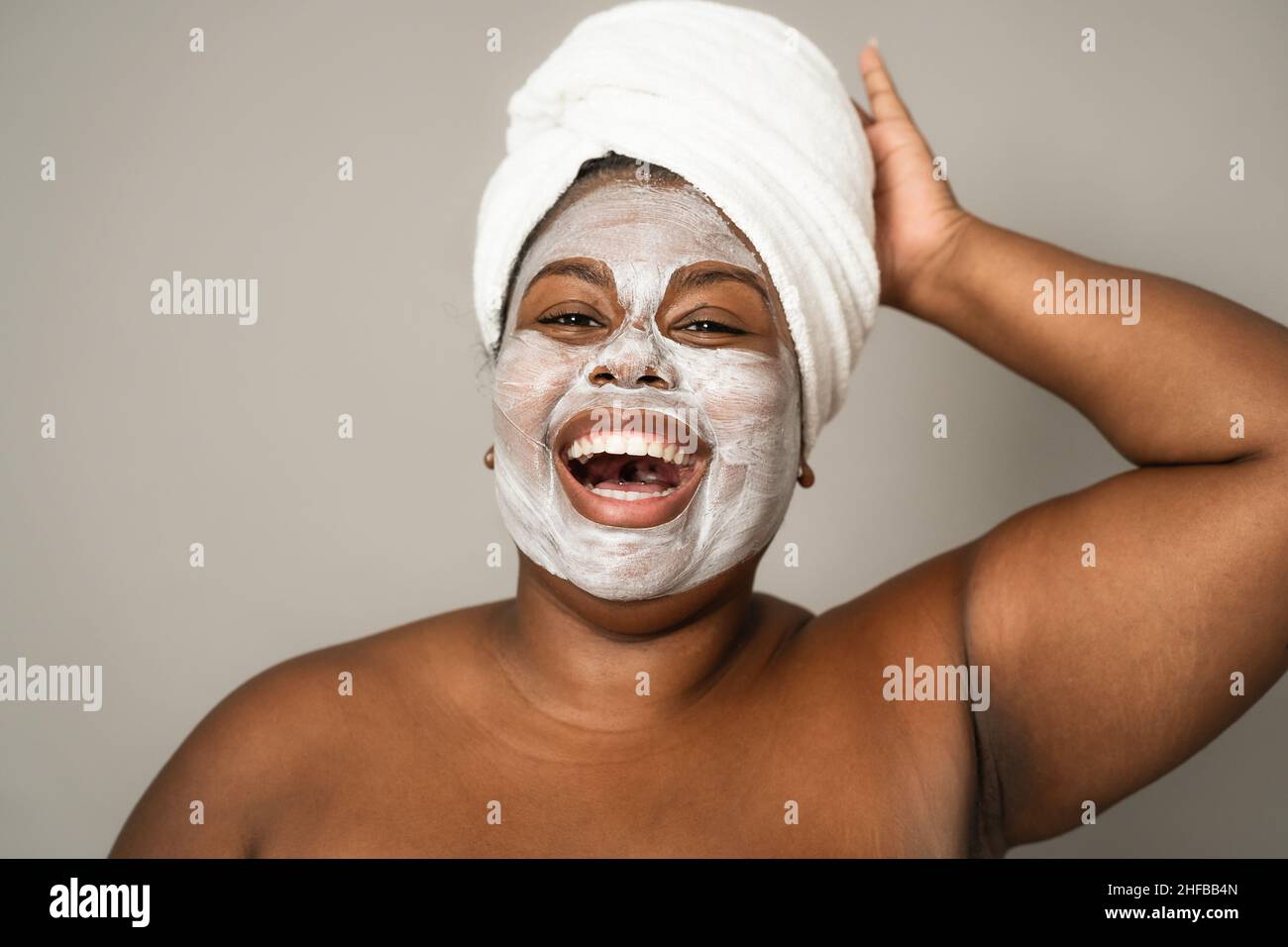 Curvy african woman hi-res stock photography and images - Alamy