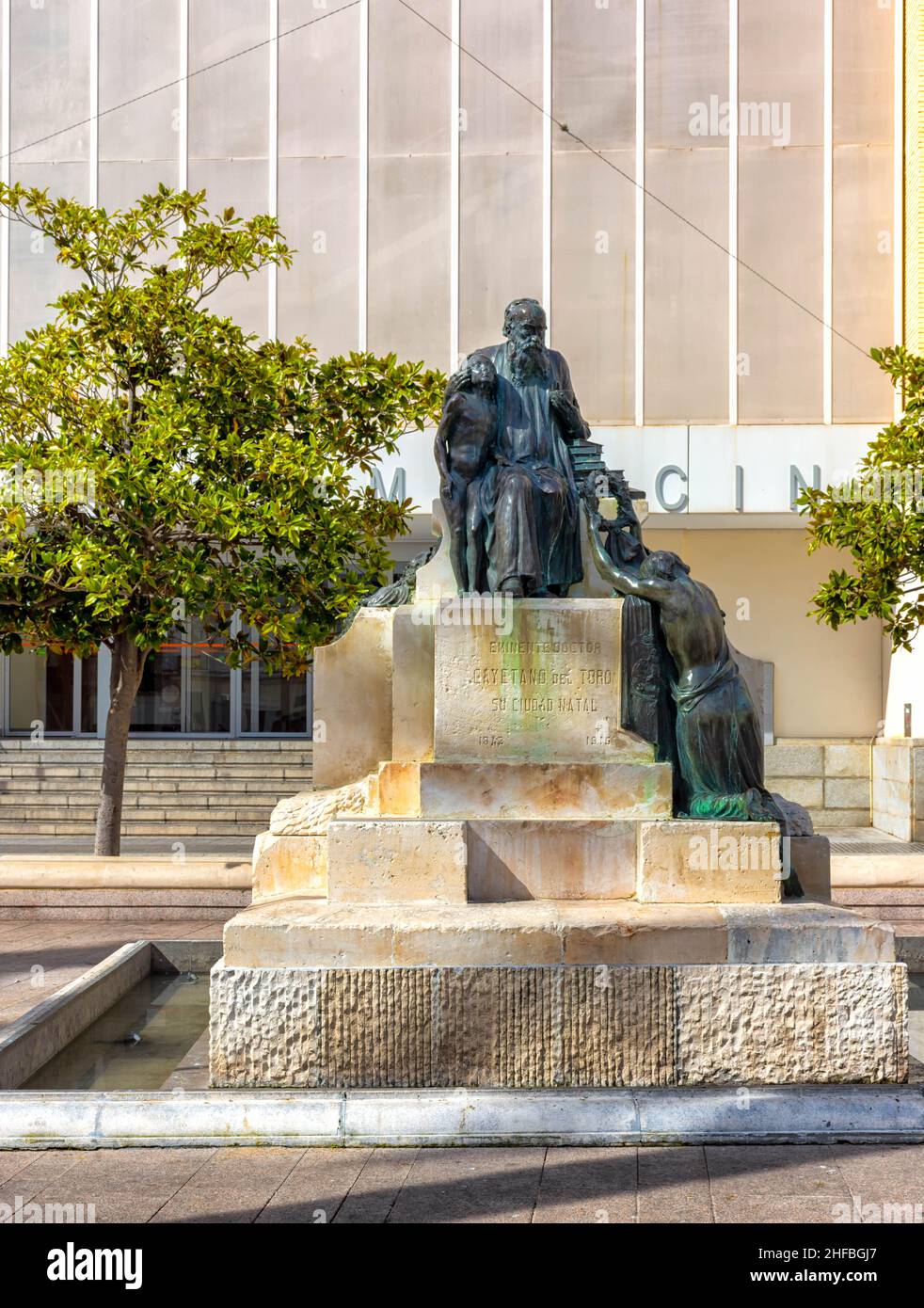 Monumento en homenaje a Cayetano del Toro en Cádiz, España Stock Photo