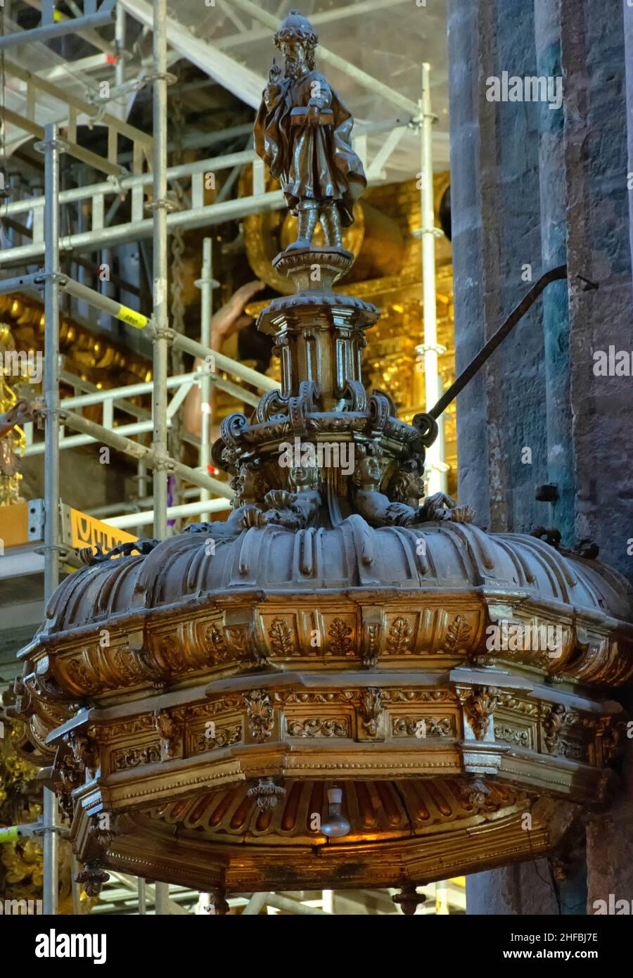 Detalle Baldaquino en el altar mayor de la Catedral de Santiago de Compostela, España Stock Photo