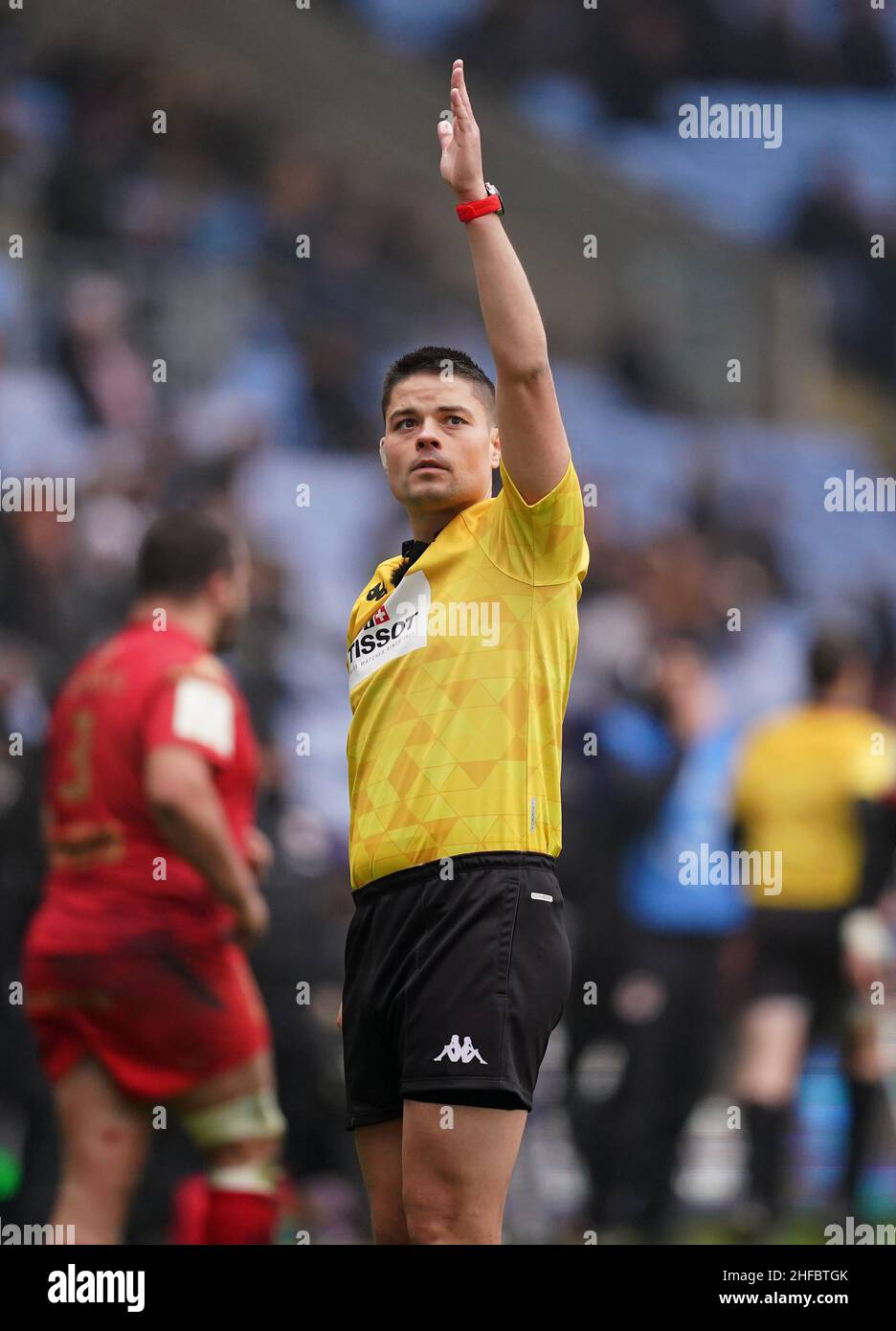 Referee Chris Busby during the Heineken Champions Cup, Pool A match at  Coventry Building Society Arena, Coventry. Picture date: Saturday January  15, 2022 Stock Photo - Alamy