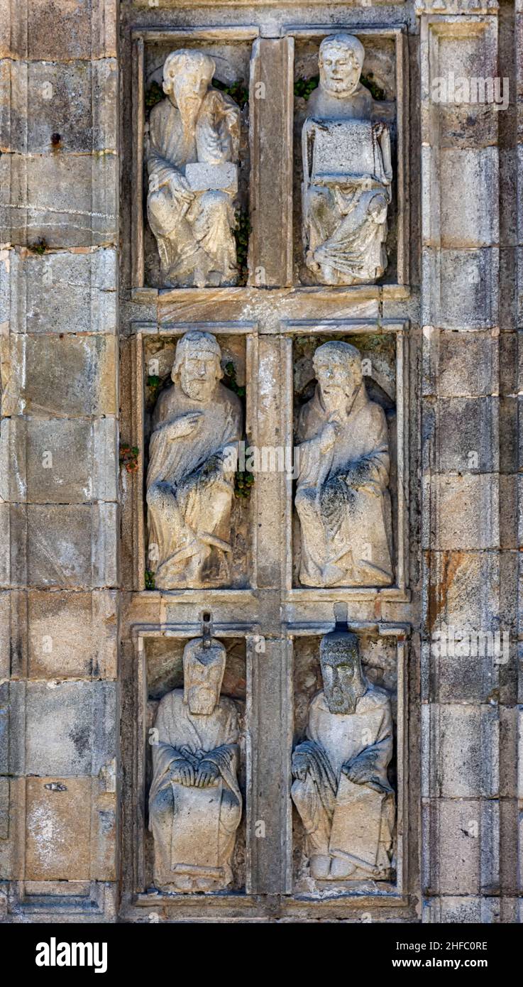 Puerta Santa de la Catedral de Santiago de Compostela en la plaza de Quintana, Galicia, España Stock Photo