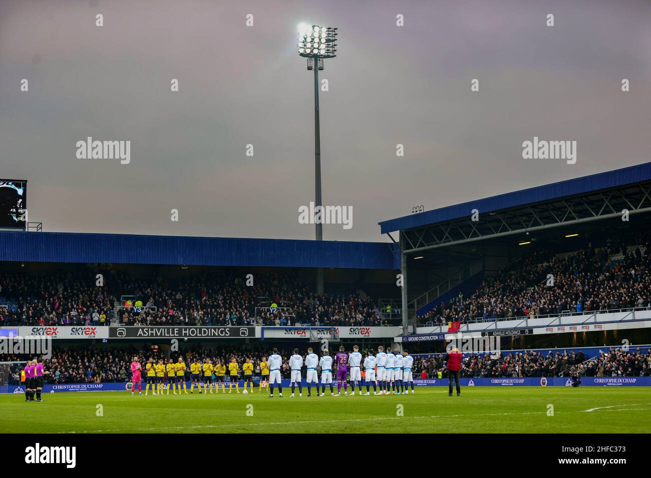 LONDON, UK. JAN 15TH QPR & West Brom players and supporters applaud during the Sky Bet Championship match between Queens Park Rangers and West Bromwich Albion at the Kiyan Prince Foundation Stadium., London on Saturday 15th January 2022. (Credit: Ian Randall | MI News) Credit: MI News & Sport /Alamy Live News Stock Photo