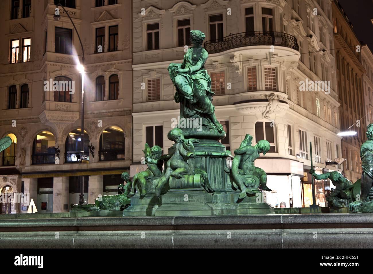 bronce Providentia Fountain in vienna Stock Photo