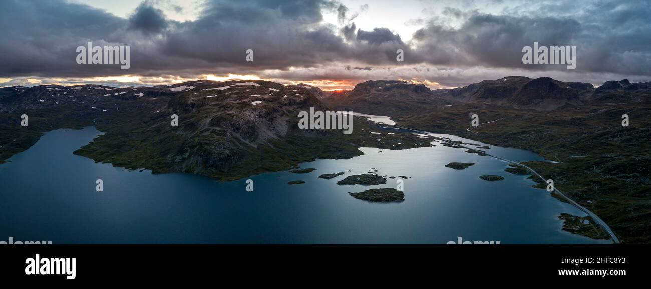 Ståvatn lake and Sveigen Haukeli, Trollnup peaks at sunset. Haukelifjell mountains, Norway Stock Photo