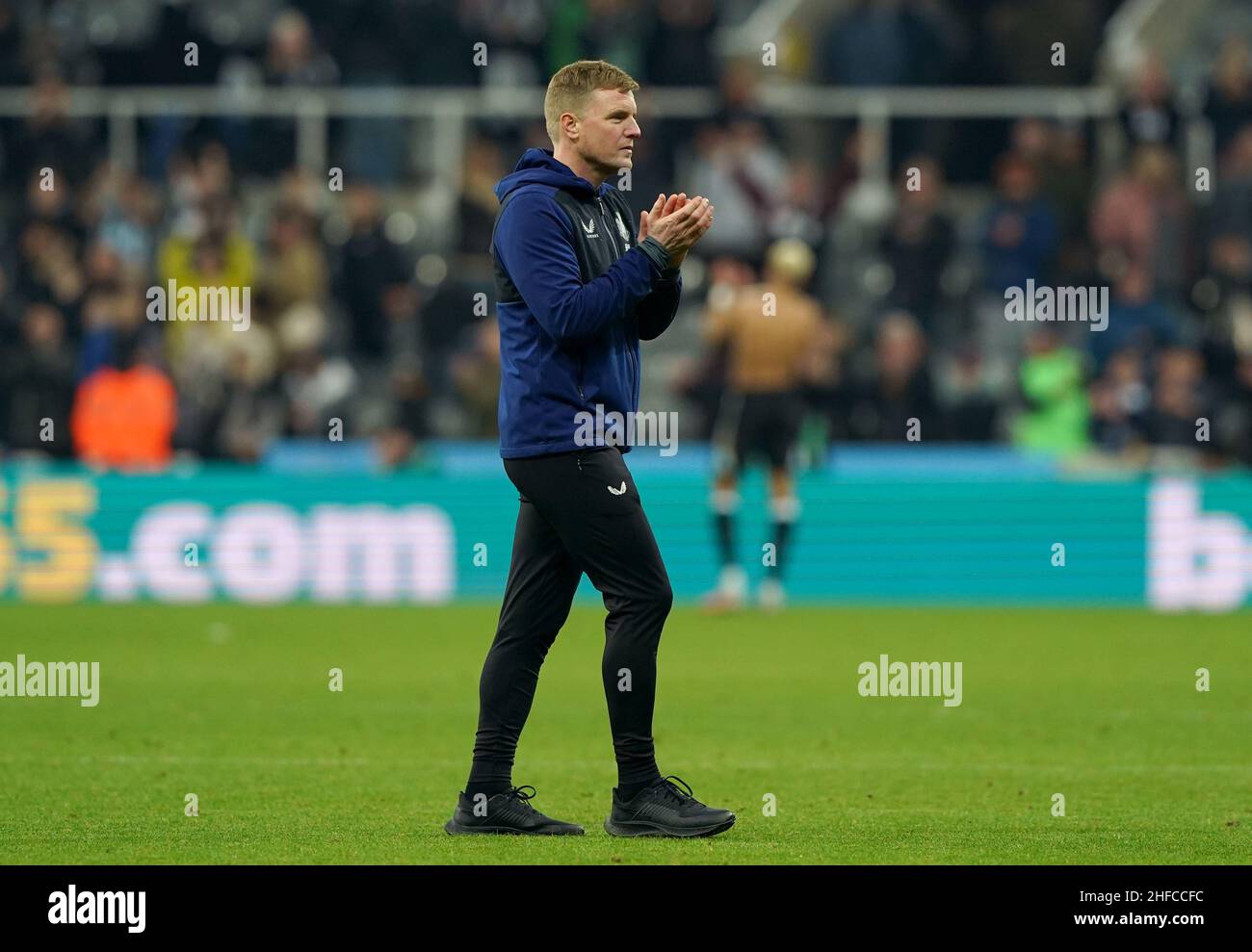 Newcastle United manager Eddie Howe applauds the fans after the Premier League match at St James' Park, Newcastle upon Tyne. Picture date: Saturday January 15, 2022. Stock Photo