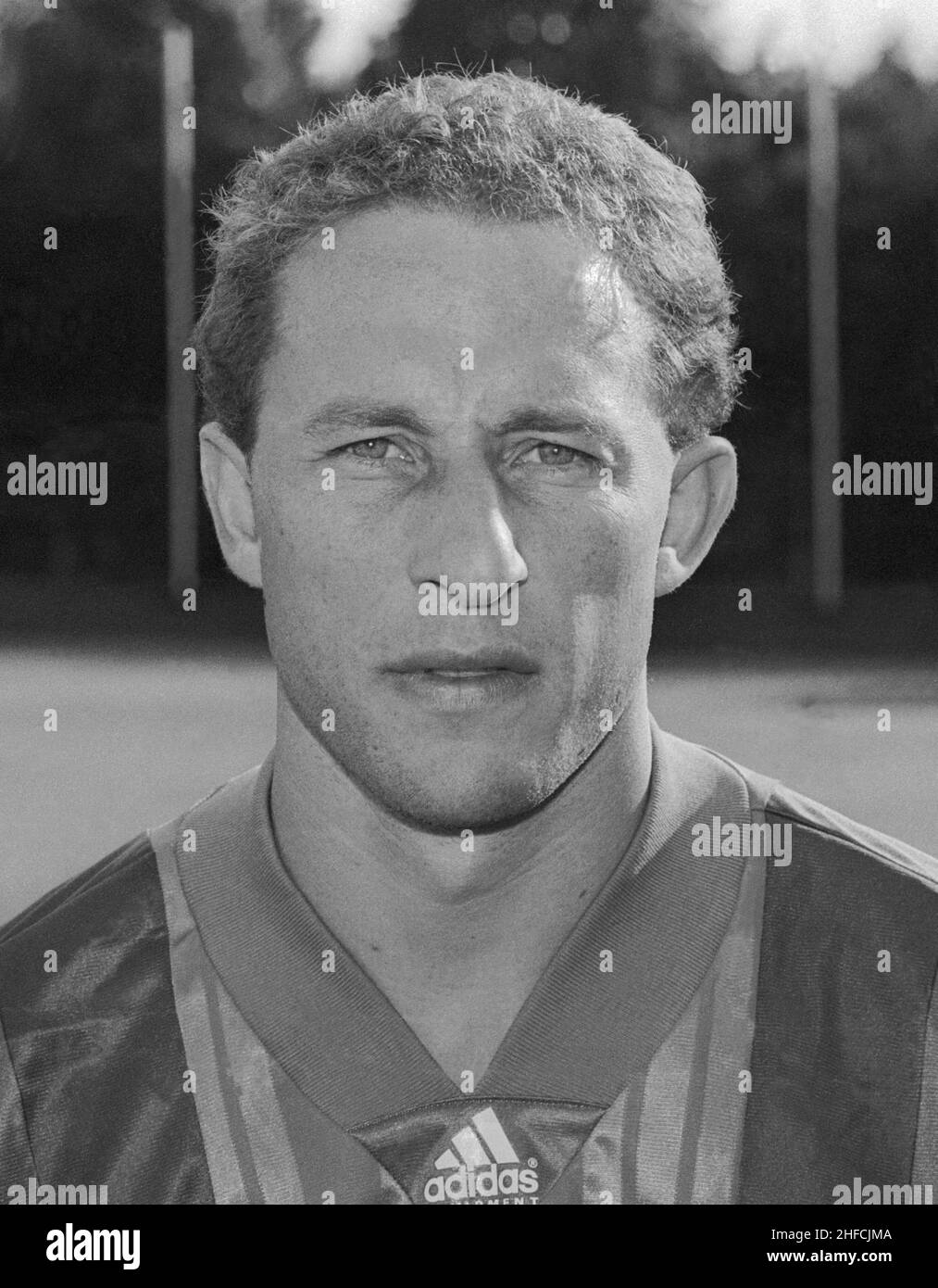 Football : Marseille honore les 30 ans du Ballon d'or de Jean-Pierre Papin, symbole d'un OM triomphant