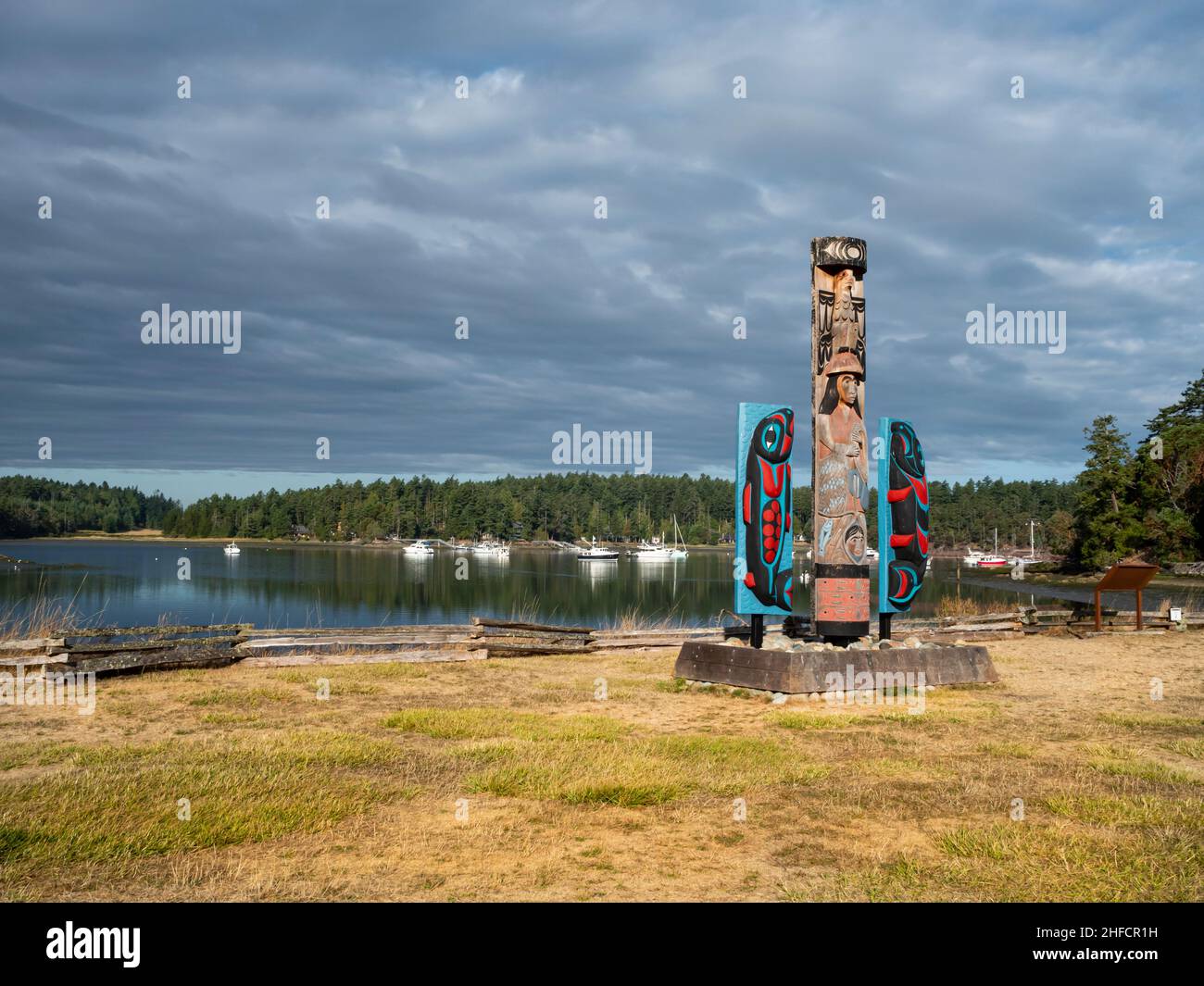 WA21126-00...WASHINGTON - Totem pole honoring the Coast Salish People at English Camp National Historical Park on San Juan Island. Stock Photo
