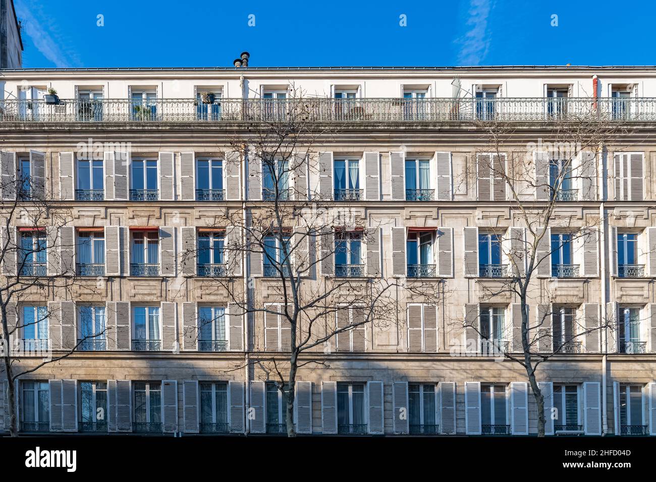 paris-beautiful-building-boulevard-ledru-rollin-in-the-11e