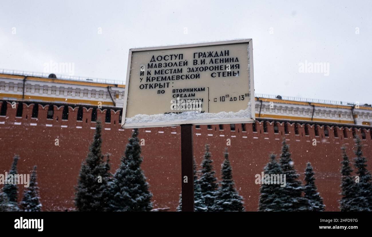 December 5, 2021, Moscow, Russia. A tablet with a timetable for the necropolis at the Kremlin wall on Red Square. Stock Photo
