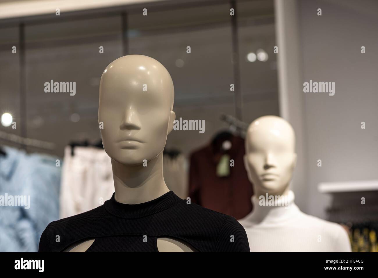Glossy White Men's Store Manikin for Sale - China Male Mannequin