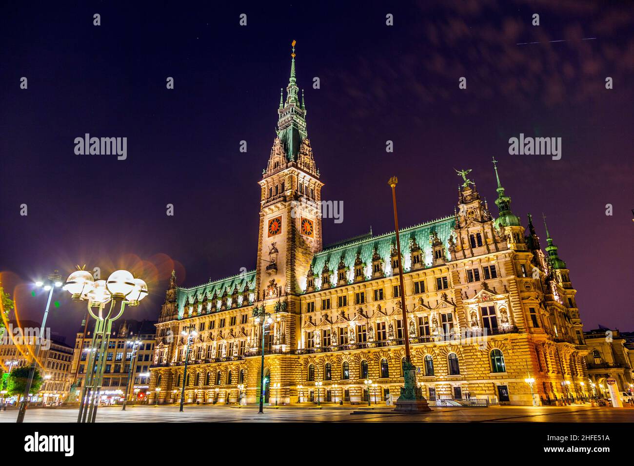 Townhall In Hamburg By Night Stock Photo Alamy Townhall In Hamburg By Night Stock Photo Alamy