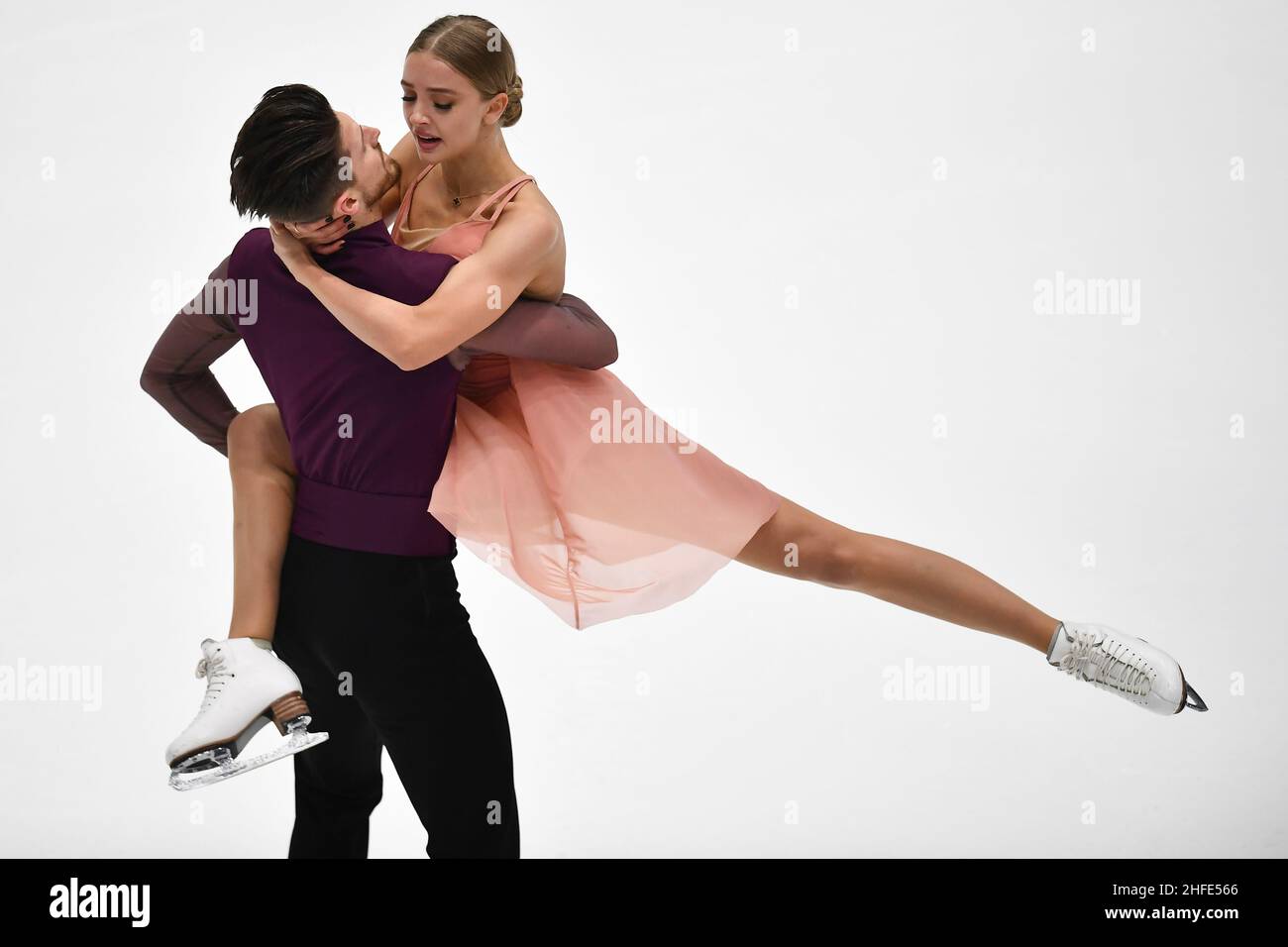 Tallinn, Estonia. 15th Jan, 2022. Alexandra Stepanova (R)/Ivan Bukin of